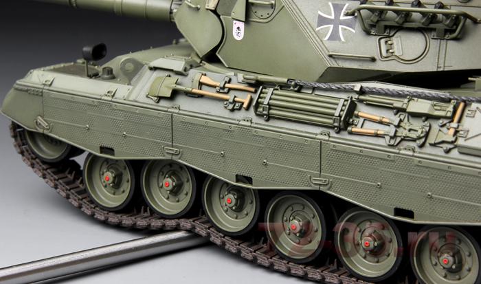 Немецкий танк LEOPARD 1 A3/A4 1384225702398_enl.jpg