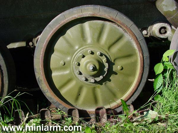 БМП-1/2 набор опорных катков 1bmp-1552.jpg