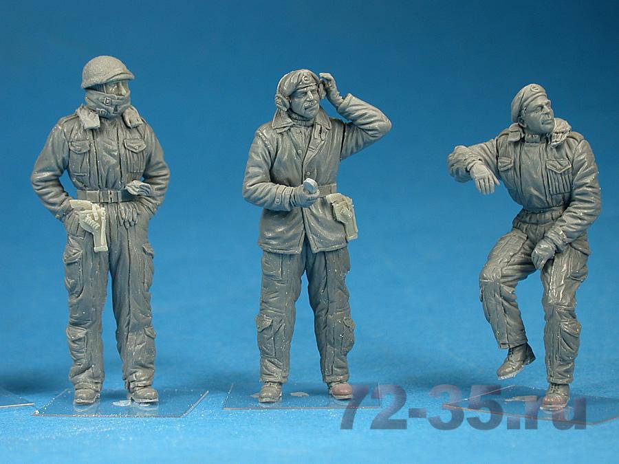 Британский танковый экипаж, зима MA35121_6.jpg