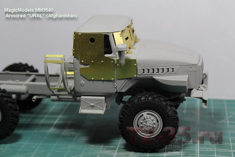 Бронированный "Урал" (Афганистан) MM3540%20Armored%20URAL_Afghanistan_5_enl.jpg