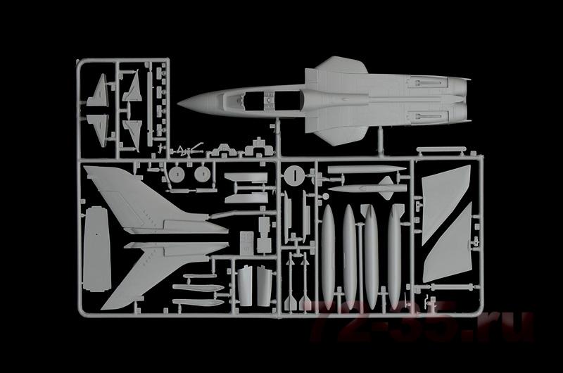 Самолет Tornado IDS/ECR "Special colors" ital1336_7.jpg