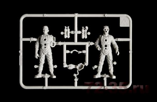 Корабль S.L.C. "Maiale" (2 фигуры) ital5605_4.jpg