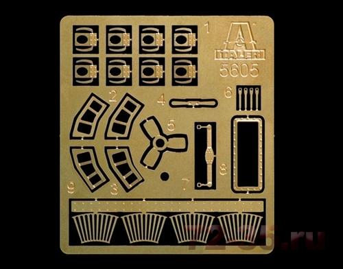 Корабль S.L.C. "Maiale" (2 фигуры) ital5605_5.jpg