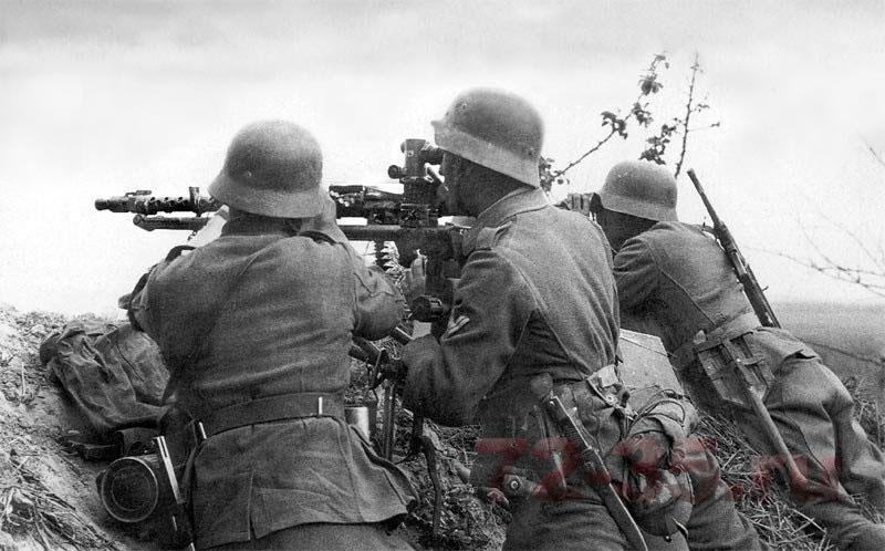 Германская складная малая пехотная лопатка 2МВ ns35015_4.jpg
